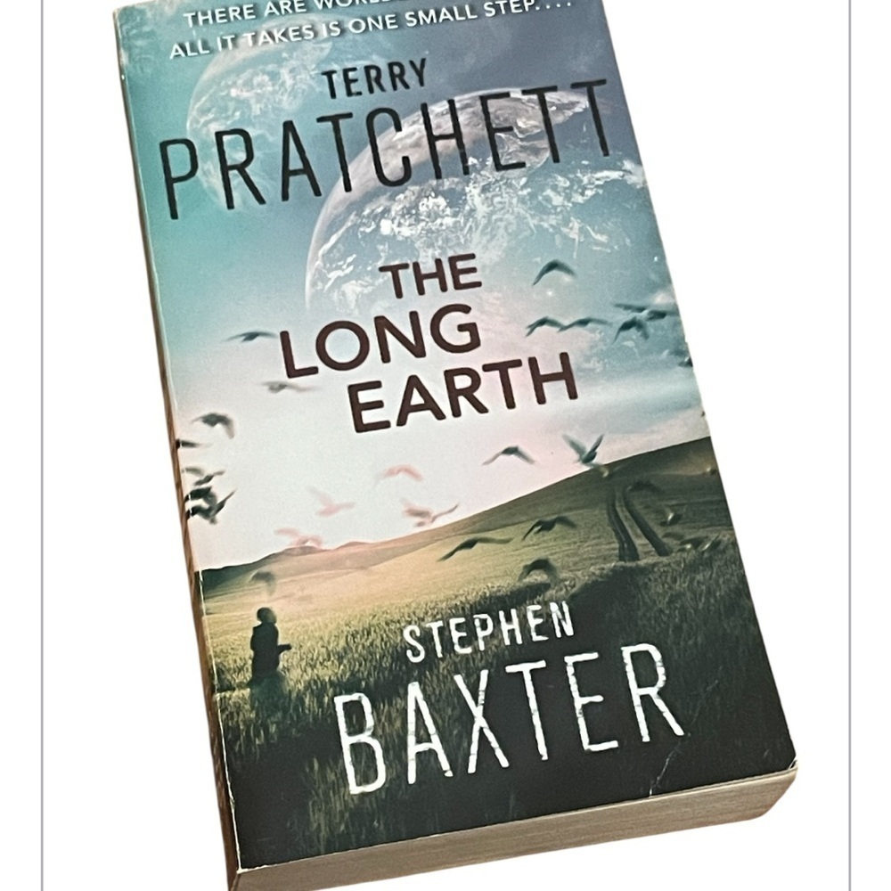 The Long Earth by Terry Pratchett Paperback